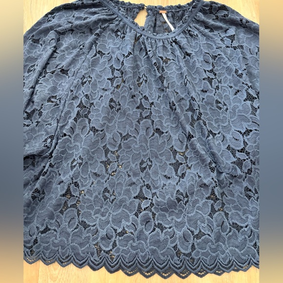 Elegant Navy Blue Lace Long sleeve Free people Top in size small - Picture 3 of 12